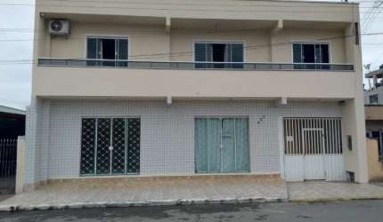 Excelente casa em Camboriú, no bairro monte alegre!