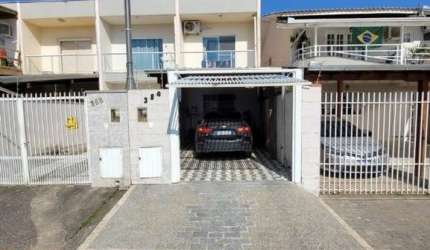 Sobrado em Camboriú no bairro Santa Regina