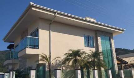 Linda Casa Alto Padrão em Balneário Camboriú no bairro Nova Esperança