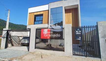 Casa à venda, Bairro São Francisco, CAMBORIU - SC com 04 Suítes