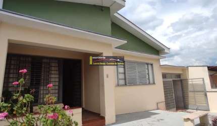 Casa Venda em Valinhos SP, regiã central da cidade, 153m² - R$ 700.000,00 (Aceita Financiamento)