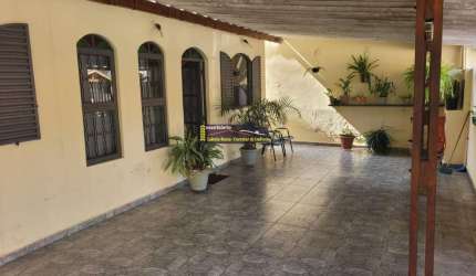 Casa a Venda em Valinhos / SP. - 3 dorms. 3 Vagas -R$ 550mil. PERMUTA EM APARTAMENTO COM ELEVADOR E ACEITA FINANCIAMENTO