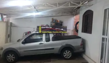 Casa à Venda em Vinhedo SP, no bairro Capela, com 200m² terreno, 61,21m² de área constr., 2 dorms - R$ 390.000.00