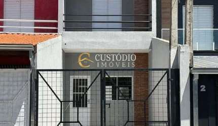 Casa à venda em Sorocaba-SP, no Jardim Topázio, com 2 quartos, 2 salas, 2 banheiros, 1 vaga de garagem!