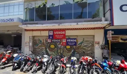 Prédio Comercial Em Frente À Praça Siqueira Campos, Bairro Centro - Crato/CE