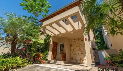 Casa com 2 quartos à venda na Rua Luzitana, 1251, Higienópolis, Porto Alegre por R$ 975.000