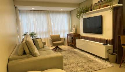 Apartamento semimobiliado, 2 dormitórios, suíte, 1 vaga de garagem, no Centro de Canoas
