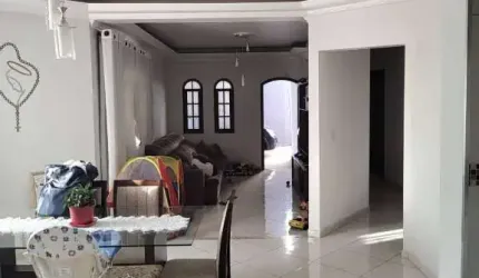 Casa para venda com 4 quartos no Bairro Cidade Jardim em Jacareí