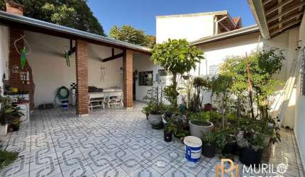 Casa com 3 quartos e ponto comercial no Morada do Sol