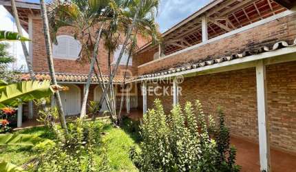 Casa à Venda - Zoneamento Misto - 350 m² com 4 quartos Bairro Jd. Esplanada