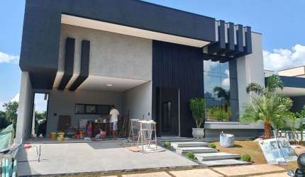 Atenção! Casa de Alto Padrão à Venda em Condomínio Exclusivo!