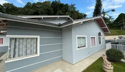 Casa para Venda em Joinville, Glória, 3 dormitórios, 1 suíte, 3 banheiros, 3 vagas