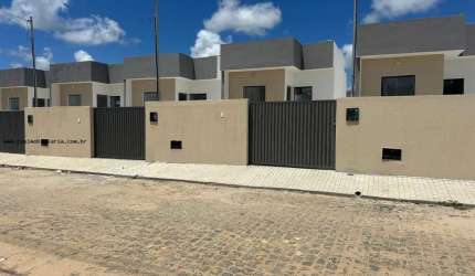 Casa conjugada no Conde/PB com dois Quartos e suíte.