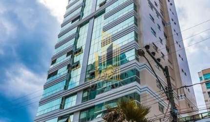 Apartamento em Condomínio de Luxo na Meia Praia