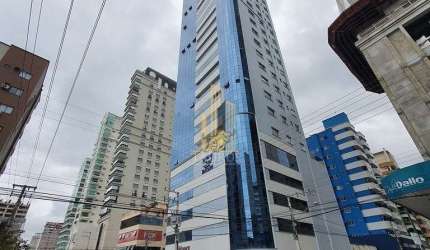 Apartamento 4 Suítes Frente Avenida Meia Praia