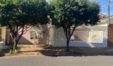 Casa com 3 quartos à venda na Vila Harmonia, Araraquara , 224 m2 por R$ 700.000