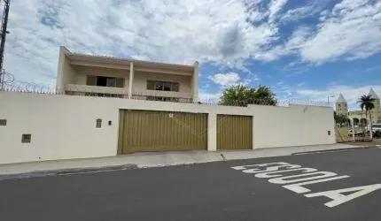 Casa com 4 quartos à venda na Vila Xavier (Vila Xavier), Araraquara , 453 m2 por R$ 850.000