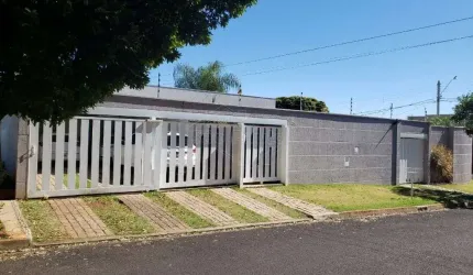 Casa com 3 quartos para alugar na Vila Harmonia, Araraquara , 332 m2 por R$ 6.500