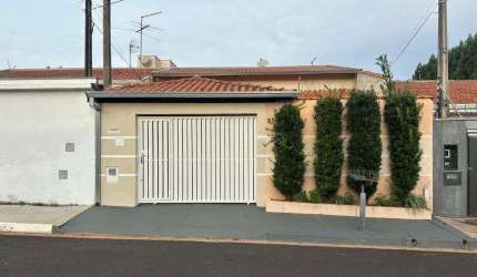 Casa com 2 quartos à venda no Jardim Ana Adelaide, Araraquara , 173 m2 por R$ 420.000