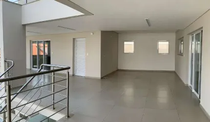 SOBRADO EM 3 NÍVEIS NO ALTOS DA SERRA I