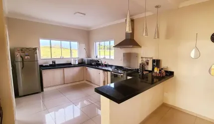UM LINDO SOBRADO NO CONDOMÍNIO RESIDENCIAL MANTIQUEIRA