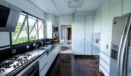 APARTAMENTO COM 4 SUÍTES NO CORAÇÃO DA VILA EMA