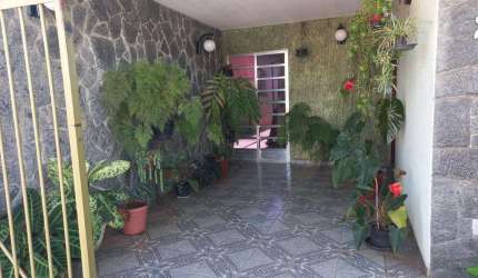 Casa para Venda em Jundiaí, Vila Vianelo, 4 dormitórios, 2 banheiros, 2 vagas