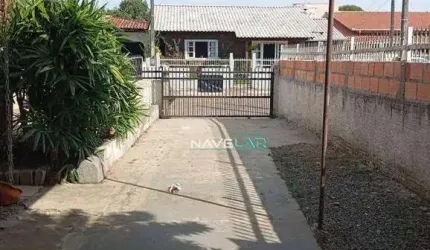 Ampla Casa com Sala Comercial na Quadra do Mar – Meia Praia, Navegantes