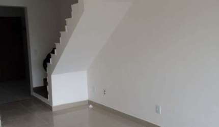 SOBRADO SEMI-NOVO NA REGIÃO DA CUPECÊ!