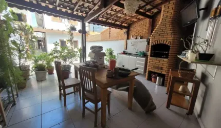SOBRADO  COM 04 DORMITÓRIOS NA REGIÃO DO JARDIM PRUDÊNCIA!!!