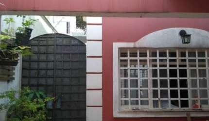 SOBRADO COM EDICULA  NA REGIÃO DA VILA MASCOTE!