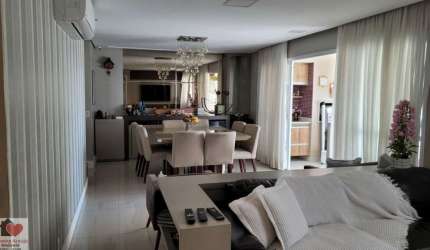 APARTAMENTO A VENDA COM VARANDA GOURMET, NO CAMPO BELO.