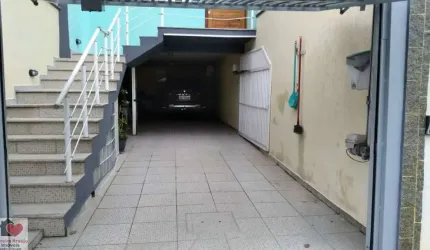 SOBRADO COM FINO ACABAMENTO  NA REGIÃO DA CUPECÊ.