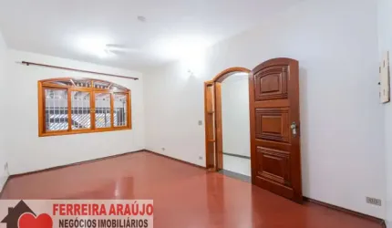Casa tipo para venda com 3 quartos, 226m²
