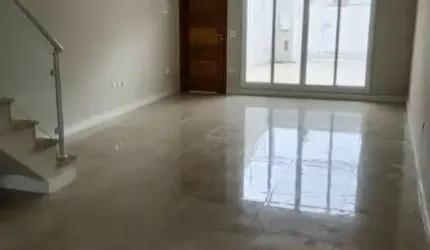 SOBRADO NOVO COM FINO ACABAMENTO NA VILA ISA.
