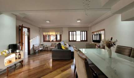 SOBRADO COM FINO ACABAMENTO NO MELHOR DO JARDIM PRUDÊNCIA!