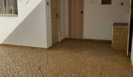 Casa térrea a venda travessa da rua Antônio Gil.