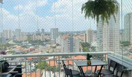 Apartamento Fino Acabamento, localizado em uma travessa da Av. Washington Luis.