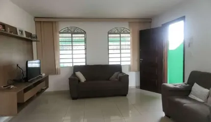 Sobrado a venda no Jardim Cidália.