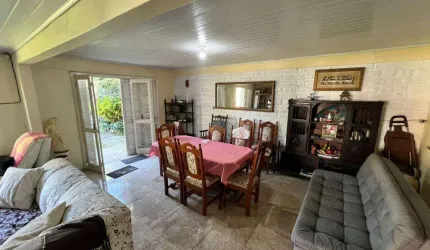 Casa 2 Dormitórios à venda no Bairro Centro com 90 m² de área privativa - 2 vagas de garagem