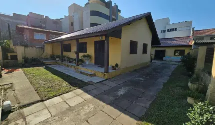 Casa 4 Dormitórios à venda no Bairro Centro com 194 m² de área privativa