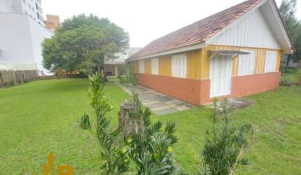 Casa 3 Dormitórios à venda no Bairro Centro com 90 m² de área privativa