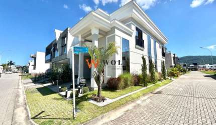 Casa em condomínio fechado com 3 quartos à venda na Avenida Wilson Castelo Branco, 184, Deltaville, Biguaçu por R$ 1.399.000