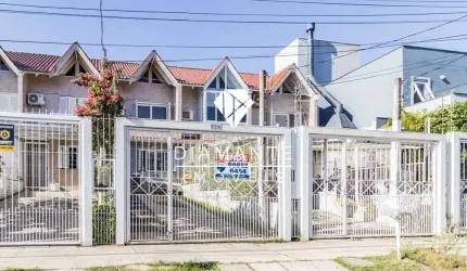 Casa com 2 quartos à venda na Rua Heitor Kramer, Guarujá, Porto Alegre por R$ 430.000