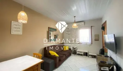 Casa com 2 quartos à venda na Rua Seno Antônio Cornely, Hípica, Porto Alegre por R$ 300.000