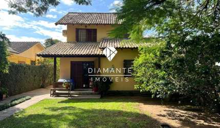 Casa com 2 quartos à venda na Avenida Orleaes, Guarujá, Porto Alegre por R$ 639.000