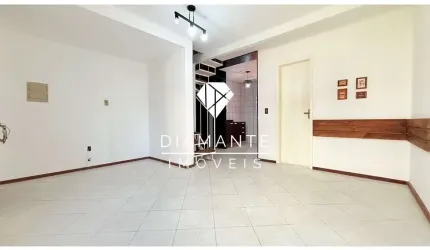 Casa em condomínio fechado com 3 quartos à venda na Avenida Monte Cristo, Vila Nova, Porto Alegre por R$ 228.000