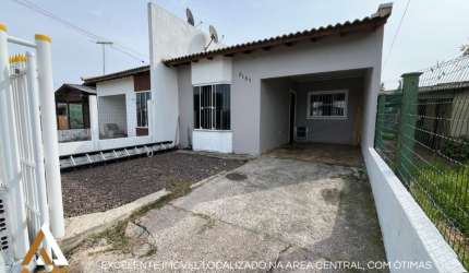 Casa geminada no centro de Cidreira