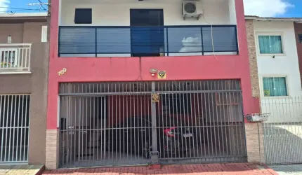 Casa com 4 quartos à venda na Rua Antônio Rechetelo, 169, Fazendinha, Curitiba, 140 m2 por R$ 650.000