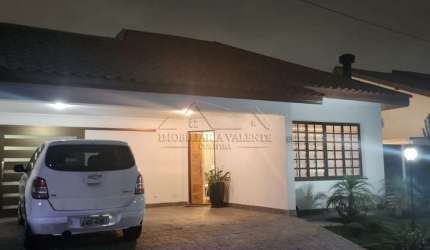 Casa em condomínio fechado com 3 quartos à venda na Avenida Comendador Franco, 6634, Uberaba, Curitiba por R$ 1.700.000